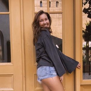 Meet your Posher, Abigail